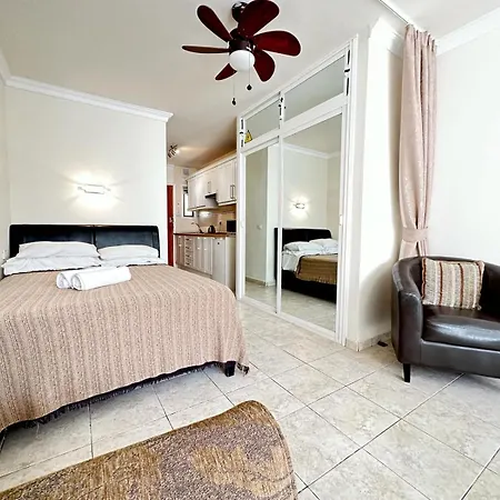 Firstline Apartment Los Cristianos Arona  Exterior photo