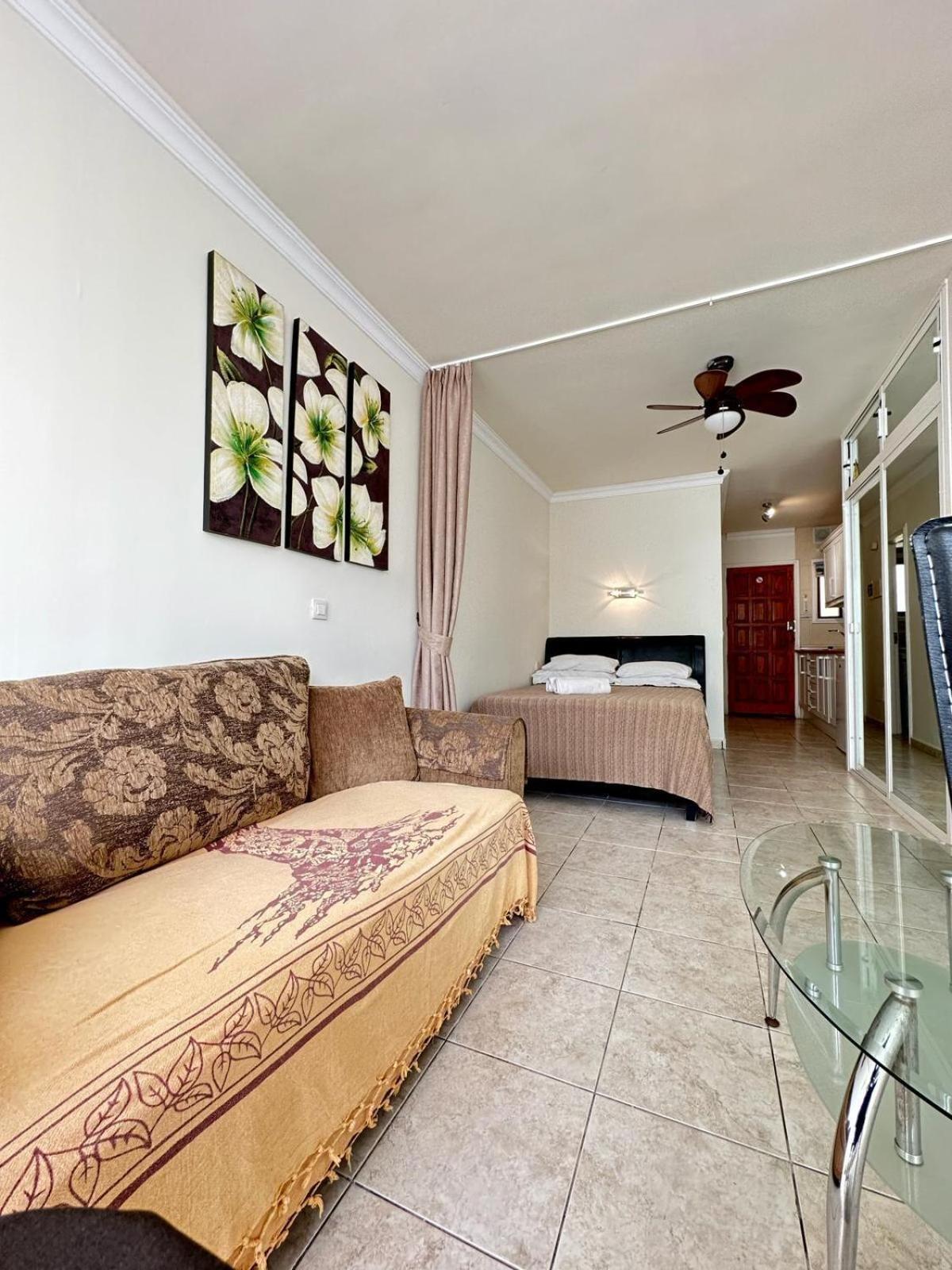 Firstline Cristianos Apartment *